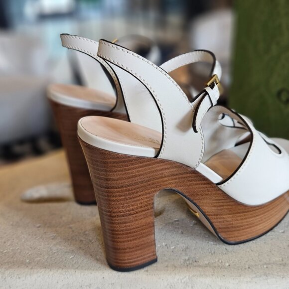 Gucci Women's Interlocking G sandal - Picture 8 of 13